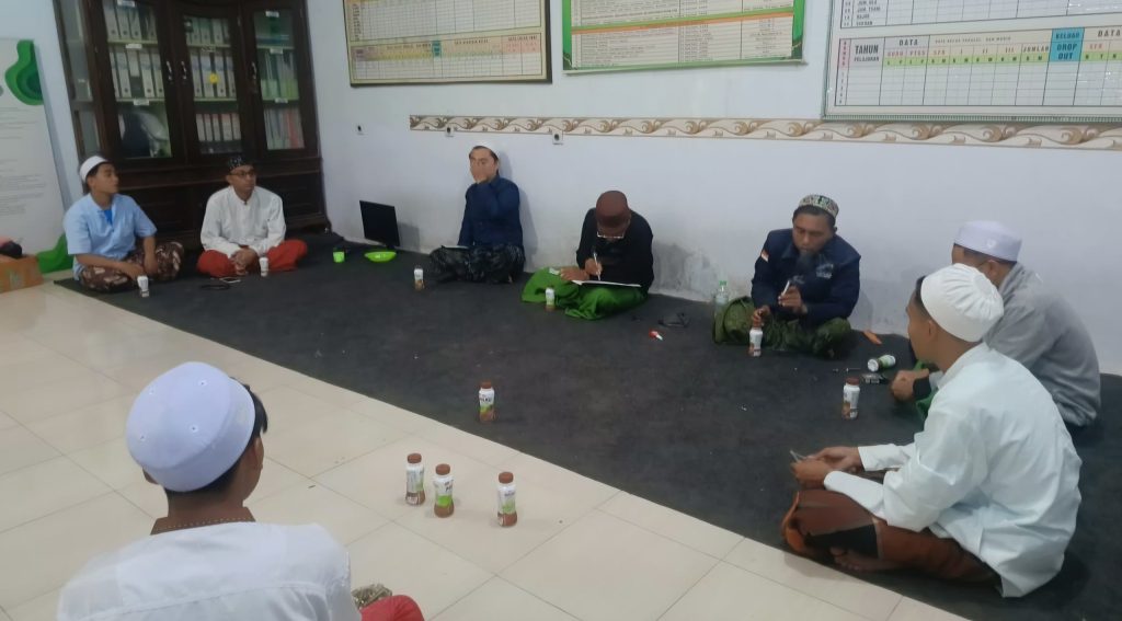 Rapat Bulanan Pimpinan Madrasah Ibtidaiyah Digelar di Ruang Guru