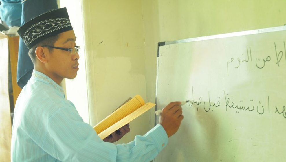 Mengajar di Madrasah Diniyah Bukan Buang-Buang Waktu