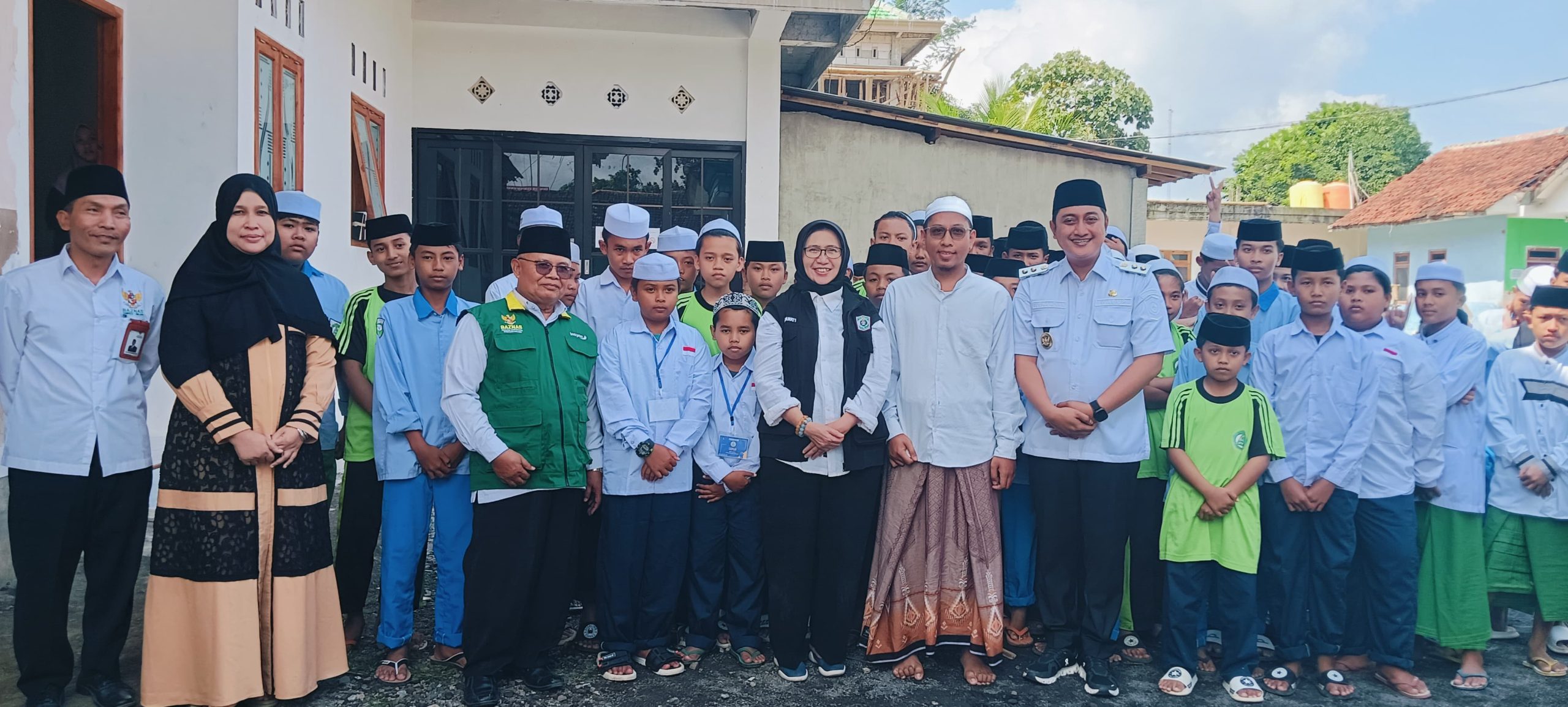 kunjungan bupati dan wakil bupati ke pondok pesantren miftahul ulum ranupakis