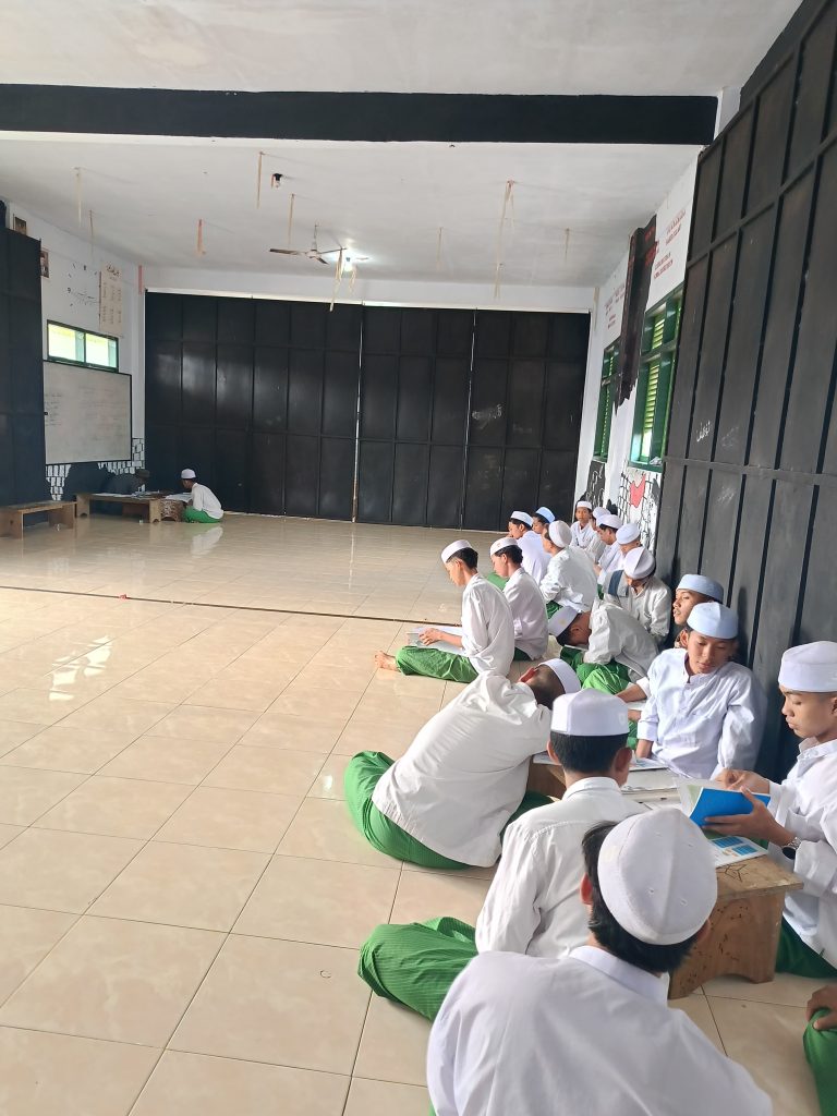 Pelaksanaan Ujian Al-Miftah Sidogiri IMDA 1