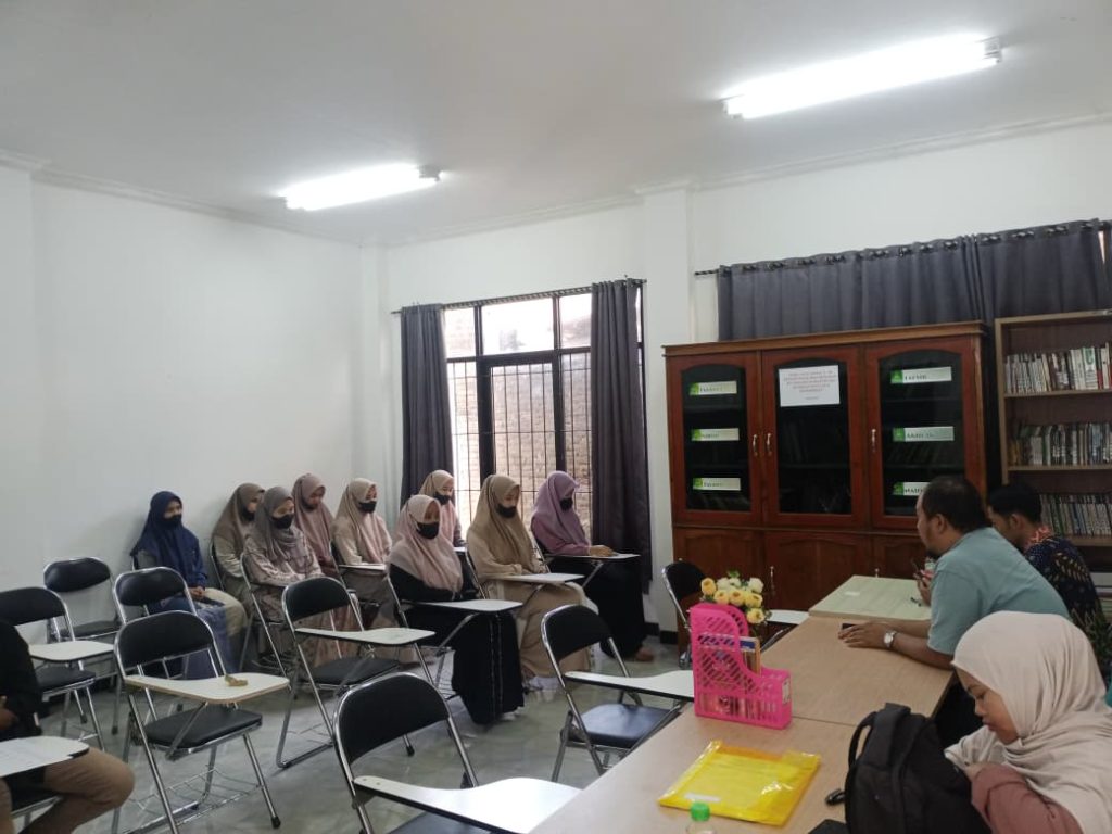 Wawancara Mahasiswa Baru UNIPAR Di Pondok Pesantren Ranupakis Berlangsung Lancar